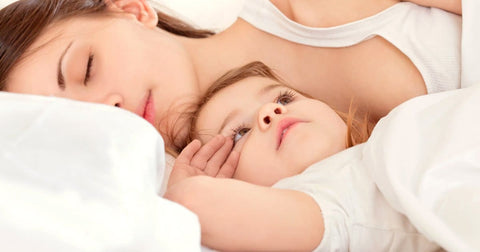 El bebé no quiere dormir en la cama: ¿qué hacer?