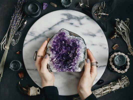 How to choose your crystals to surround yourself with beneficial energies