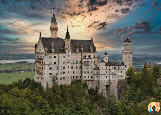 Dreaming of a castle: What meanings?