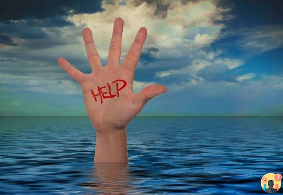 Dream about saving someone from drowning: What meanings?
