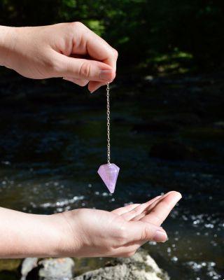The pendulum: how to use it in an esoteric practice?