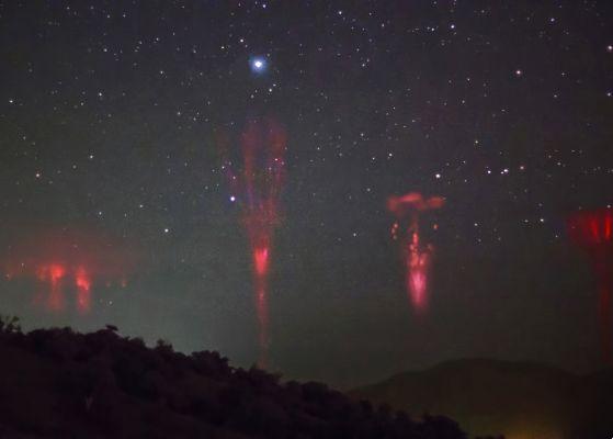 10 mysterious phenomena that suggest the existence... of extraterrestrials!