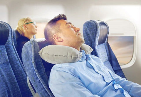 Como dormir em um avião?