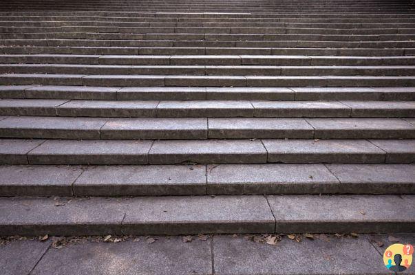 Dreaming of stairs: What meanings?