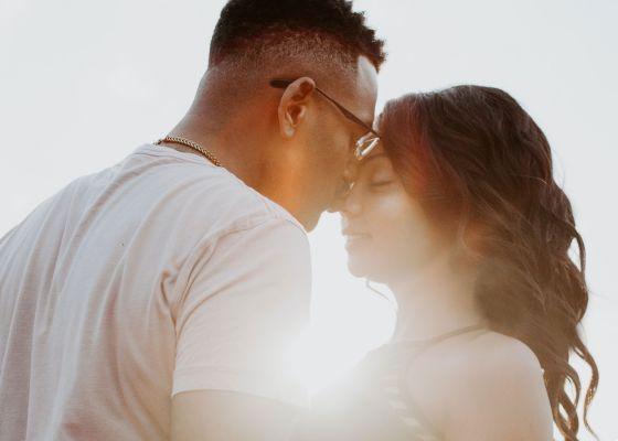 Os signos que formam os melhores casais (e amantes!) de acordo com a astrologia